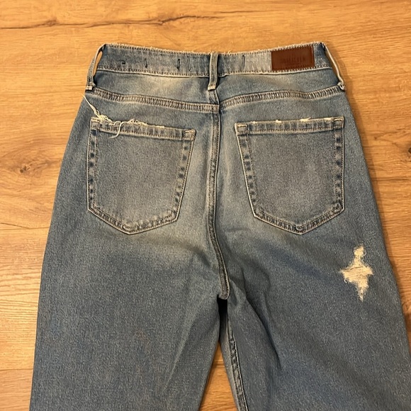 Hollister | Ultra High Rise Mom denim jeans Women’s size 5/27 distressed loose - Picture 5 of 8